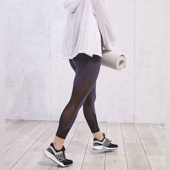 Athleta Affirmation 7/8 tight black size large petite - Picture 1 of 5